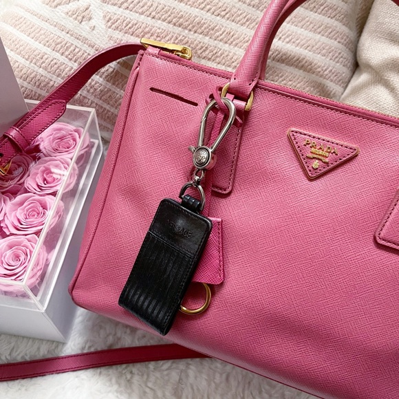 Authentic Gianni Versace Vintage Medusa Black Leather Key Holder / Bag Charm - Picture 2 of 11